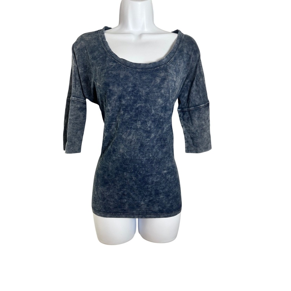 Cloth & Stone Anthropologie Blue Acid Wash Scoop Neck 3/4 Sleeve Top Small